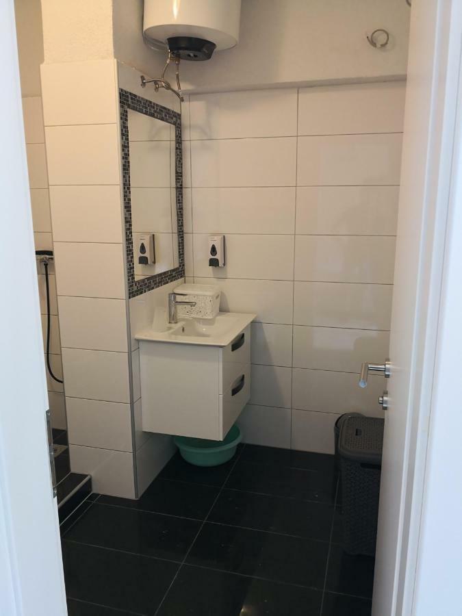 Appartement Apartman Cvitkovic à Soline  Extérieur photo
