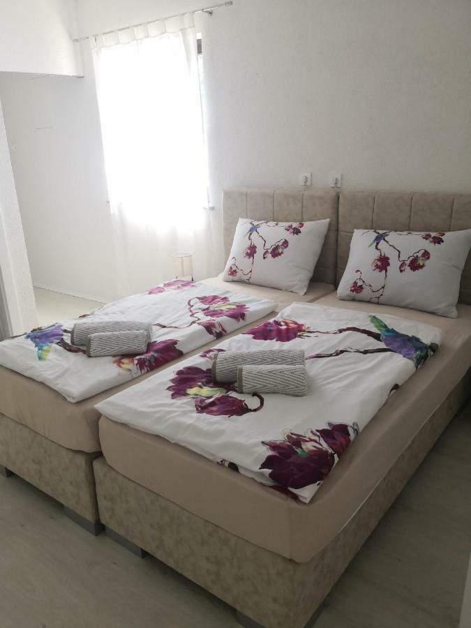 Appartement Apartman Cvitkovic à Soline  Extérieur photo