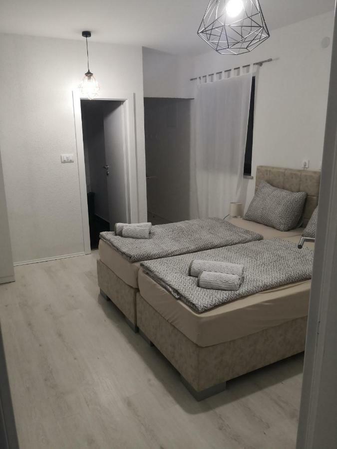 Appartement Apartman Cvitkovic à Soline  Extérieur photo
